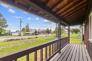 604 SW Mildred Ave, Enterprise, OR 97828 - Photo 2