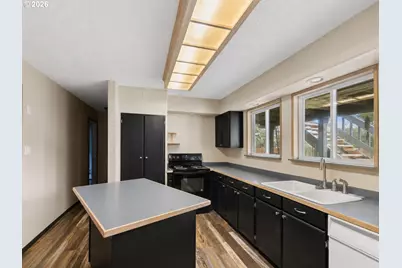 604 SW Mildred Ave, Enterprise, OR 97828 - Photo 4