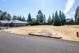 211 Columbia Point Rd, Longview, WA 98632 - Photo 1