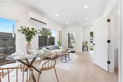 11717 SE Ash St, Portland, OR 97216 - Photo 12