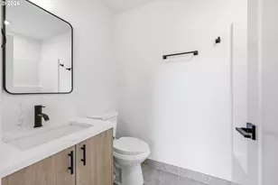 11717 SE Ash St, Portland, OR 97216 - Photo 40