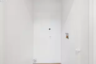 11717 SE Ash St, Portland, OR 97216 - Photo 26