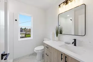 11717 SE Ash St, Portland, OR 97216 - Photo 22