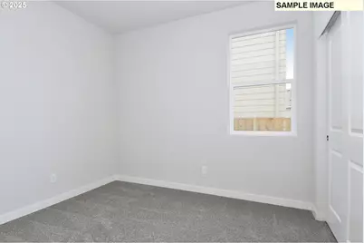 1385 Owl Ave, Woodburn, OR 97071 - Photo 12