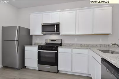 1385 Owl Ave, Woodburn, OR 97071 - Photo 6