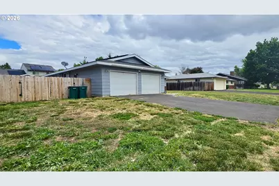 5313 Mazama Dr, Klamath Falls, OR 97603 - Photo 2
