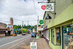 205 NE Billingher Dr, Portland, OR 97220 - Photo 22