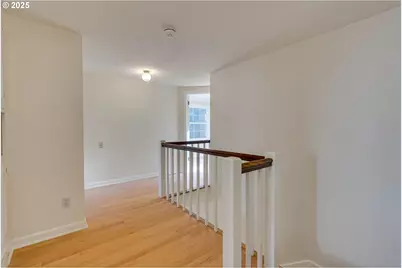 205 NE Billingher Dr, Portland, OR 97220 - Photo 14