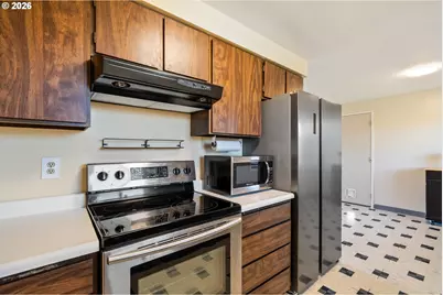 702 Ash Ave, Tillamook, OR 97141 - Photo 14