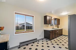 702 Ash Ave, Tillamook, OR 97141 - Photo 10