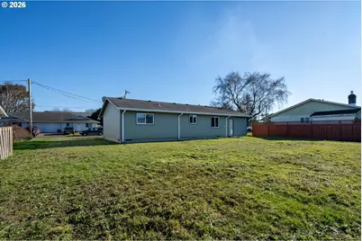 702 Ash Ave, Tillamook, OR 97141 - Photo 4