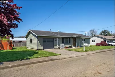 702 Ash Ave, Tillamook, OR 97141 - Photo 4