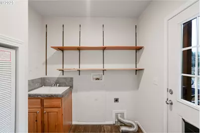 40213 Dogwood Rd, Mill City, OR 97360 - Photo 14