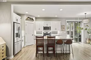 60439 Hedgewood Ln, Bend, OR 97702 - Photo 2