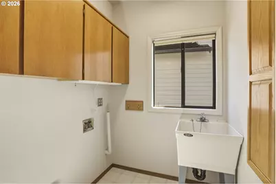 7611 SE 141st Ave, Portland, OR 97236 - Photo 40