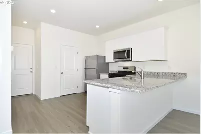 3933 SW Duniway Ln, Gresham, OR 97080 - Photo 10