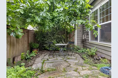 2650 NE 6th Pl, Portland, OR 97212 - Photo 24