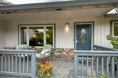 16677 SE Kingsridge Ct, Milwaukie, OR 97267 - Photo 2