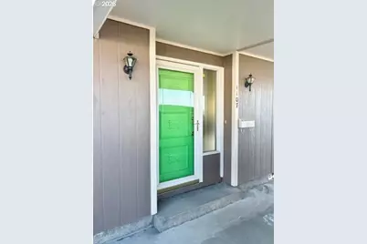 1107 SW 23rd St, Pendleton, OR 97801 - Photo 2