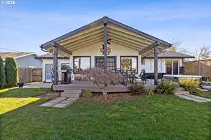 11821 NE Siskiyou St, Portland, OR 97220 - Photo 24