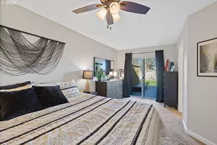 11821 NE Siskiyou St, Portland, OR 97220 - Photo 8