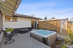 11821 NE Siskiyou St, Portland, OR 97220 - Photo 22