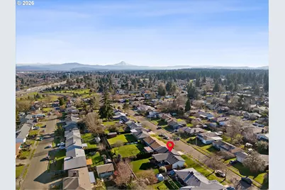 11821 NE Siskiyou St, Portland, OR 97220 - Photo 30
