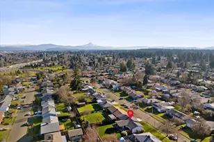 11821 NE Siskiyou St, Portland, OR 97220 - Photo 30