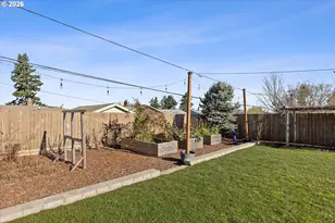 11821 NE Siskiyou St, Portland, OR 97220 - Photo 26