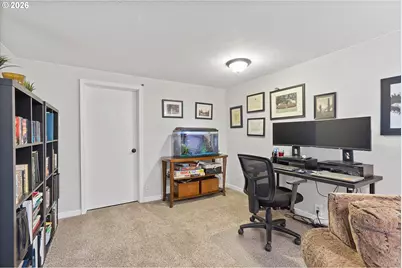 11821 NE Siskiyou St, Portland, OR 97220 - Photo 20