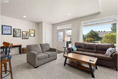 1011 10th St, Florence, OR 97439 - Photo 36