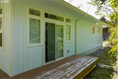 1011 10th St, Florence, OR 97439 - Photo 30