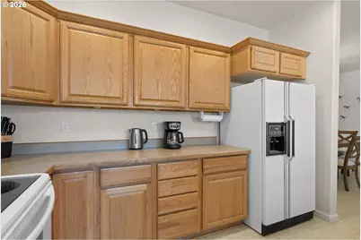 1011 10th St, Florence, OR 97439 - Photo 4