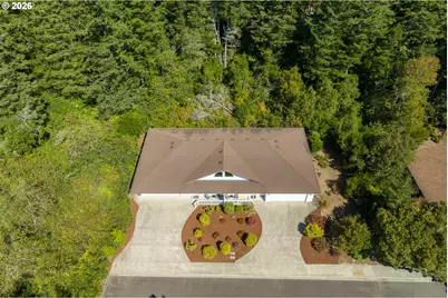 1011 10th St, Florence, OR 97439 - Photo 12