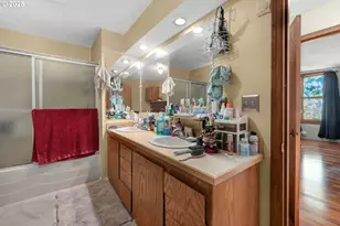 501 38th St, Astoria, OR 97103 - Photo 16