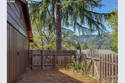 226 Chickering St, Myrtle Creek, OR 97457 - Photo 14