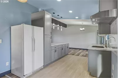 2912 SE 141st Ave, Portland, OR 97236 - Photo 12