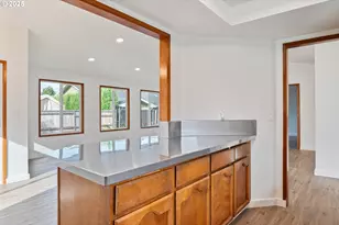 2421 Hickory Ave, Longview, WA 98632 - Photo 10