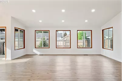 2421 Hickory Ave, Longview, WA 98632 - Photo 4