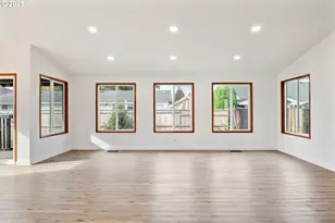 2421 Hickory Ave, Longview, WA 98632 - Photo 4