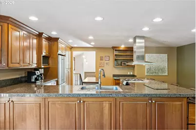 8615 SW Rebecca Ln, Beaverton, OR 97008 - Photo 12