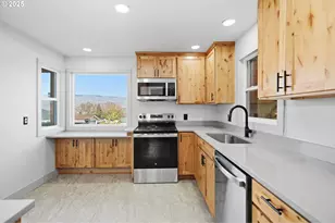 602 W 13th St, The Dalles, OR 97058 - Photo 12