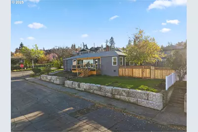 602 W 13th St, The Dalles, OR 97058 - Photo 2