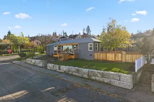 602 W 13th St, The Dalles, OR 97058 - Photo 2