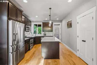 9146 N Edison St, Portland, OR 97203 - Photo 12
