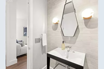 550 SW 10th Ave #2204, Portland, OR 97205 - Photo 12