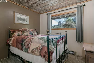 5143 Umpqua Highway 99, Drain, OR 97435 - Photo 32