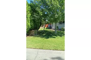 865 E Kennedy Ave, Hermiston, OR 97838 - Photo 2