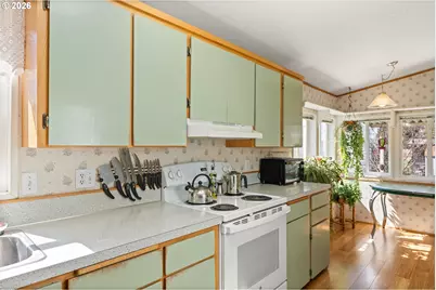 1196 37th St, Springfield, OR 97478 - Photo 10