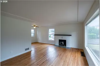 8610 NE Hancock St, Portland, OR 97220 - Photo 22